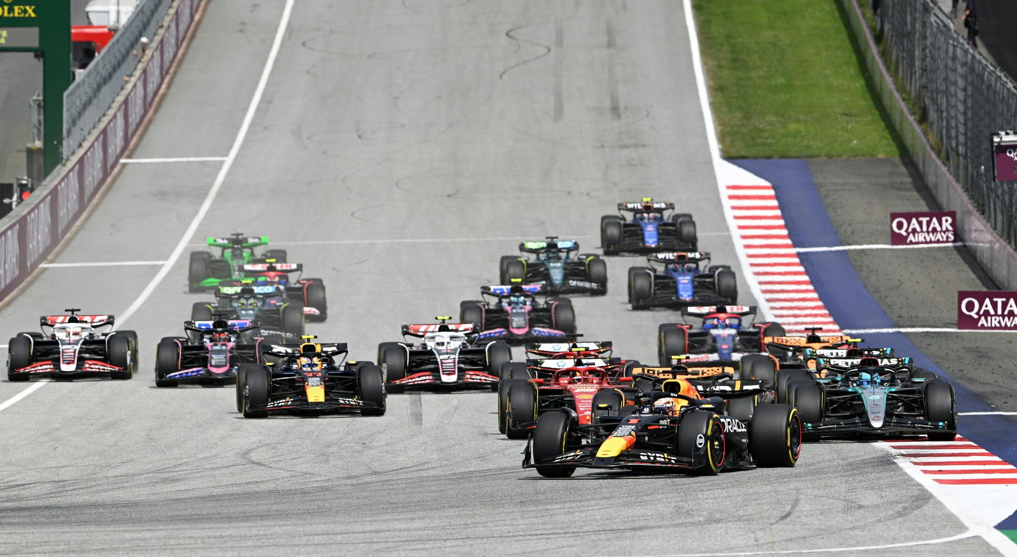 Crash von Verstappen und Norris: Russell siegt in Spielberg